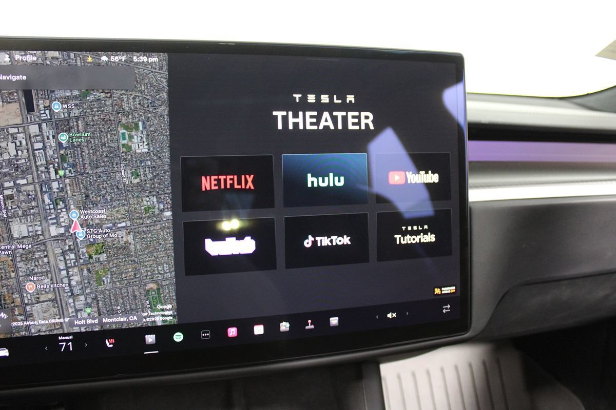 Used 2022 Tesla Model S Plaid AWD/4WD image 24