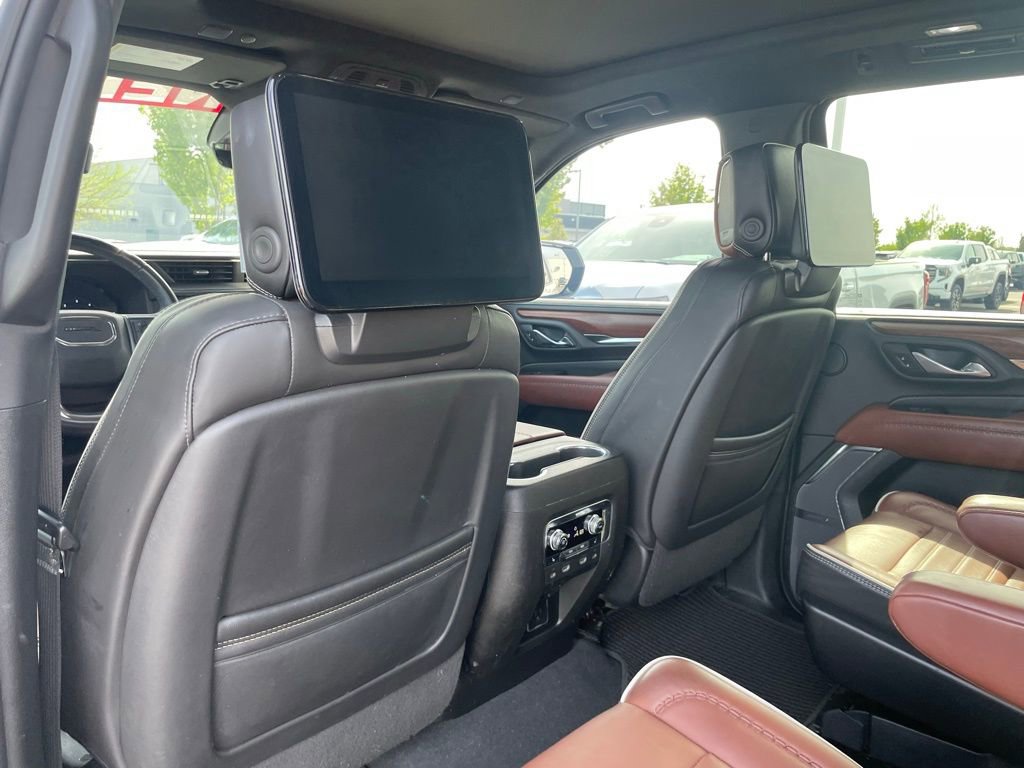 Used 2023 GMC Yukon XL Denali Ultimate AWD/4WD image 24