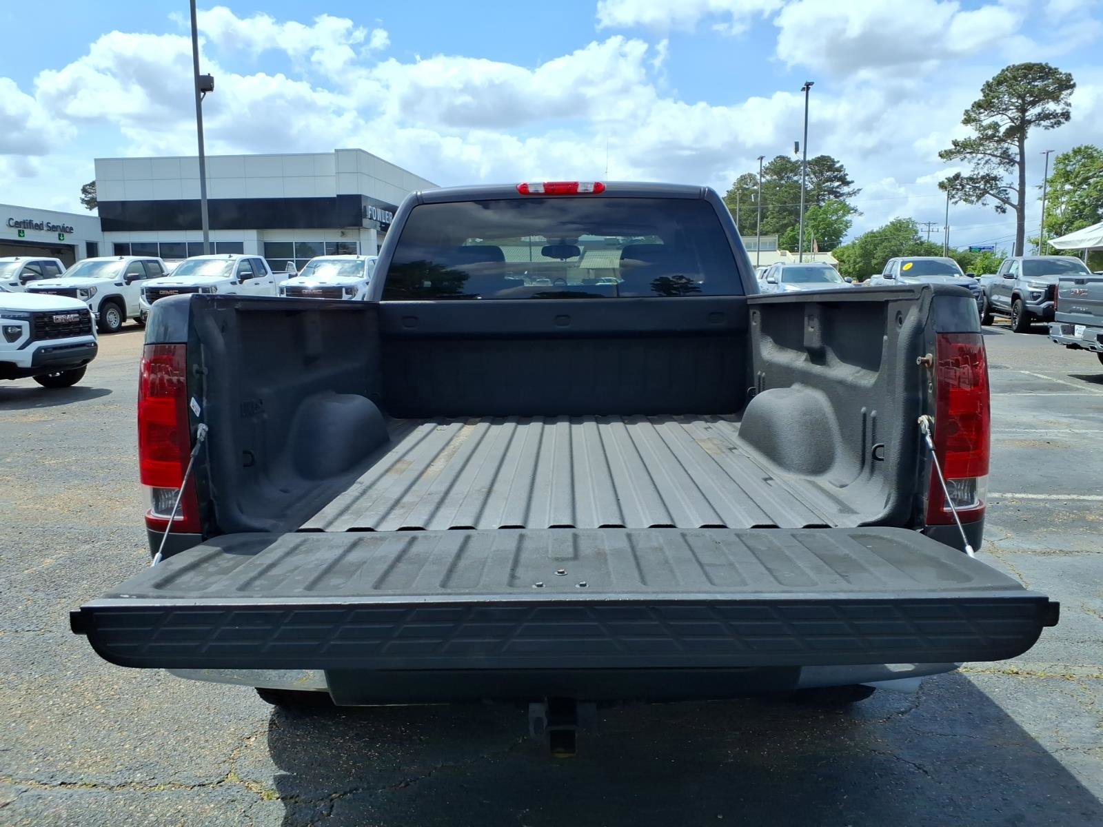 Used 2011 GMC Sierra 1500 SLE w/ Power Tech Package image 5