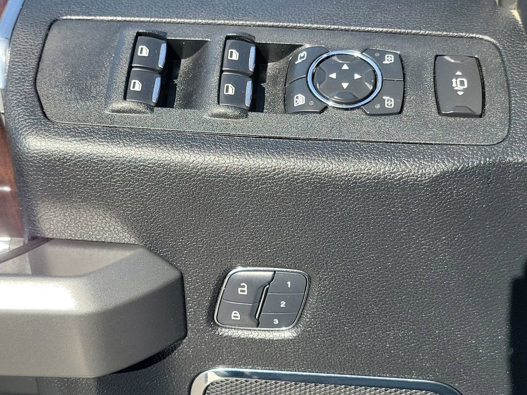 Used 2017 Ford F250 Platinum w/ Platinum Ultimate Package image 17