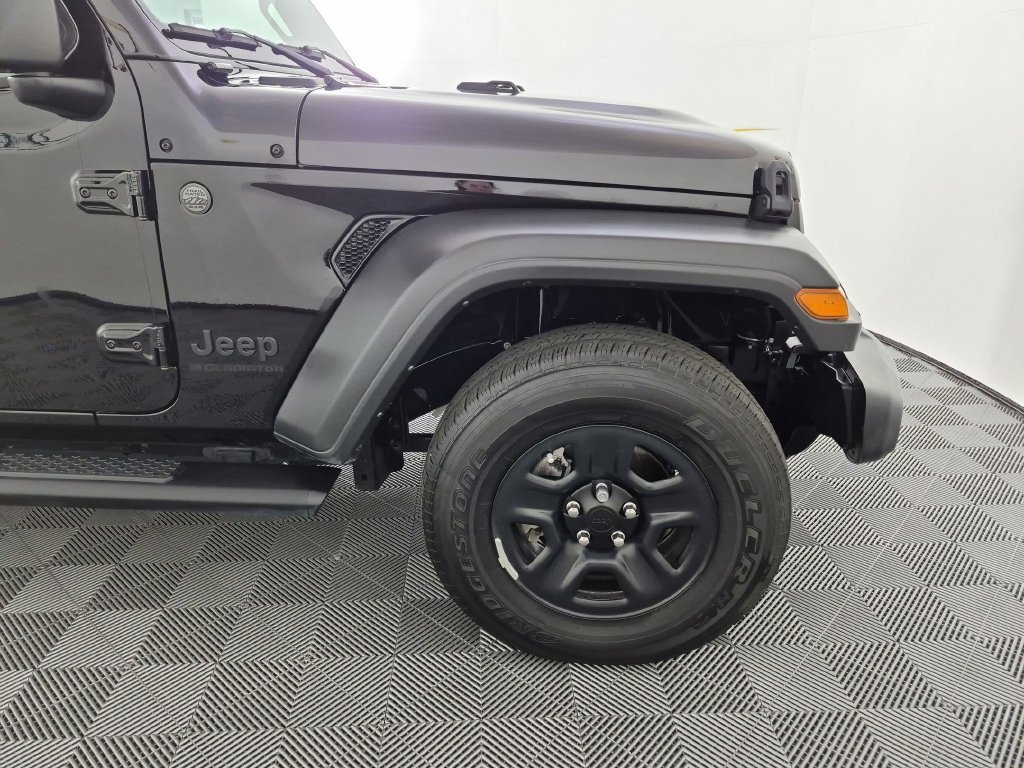 Used 2025 Jeep Gladiator Sport AWD/4WD image 11