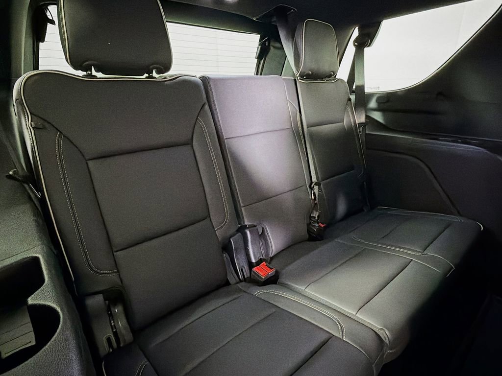 Used 2025 GMC Yukon Elevation AWD/4WD image 24