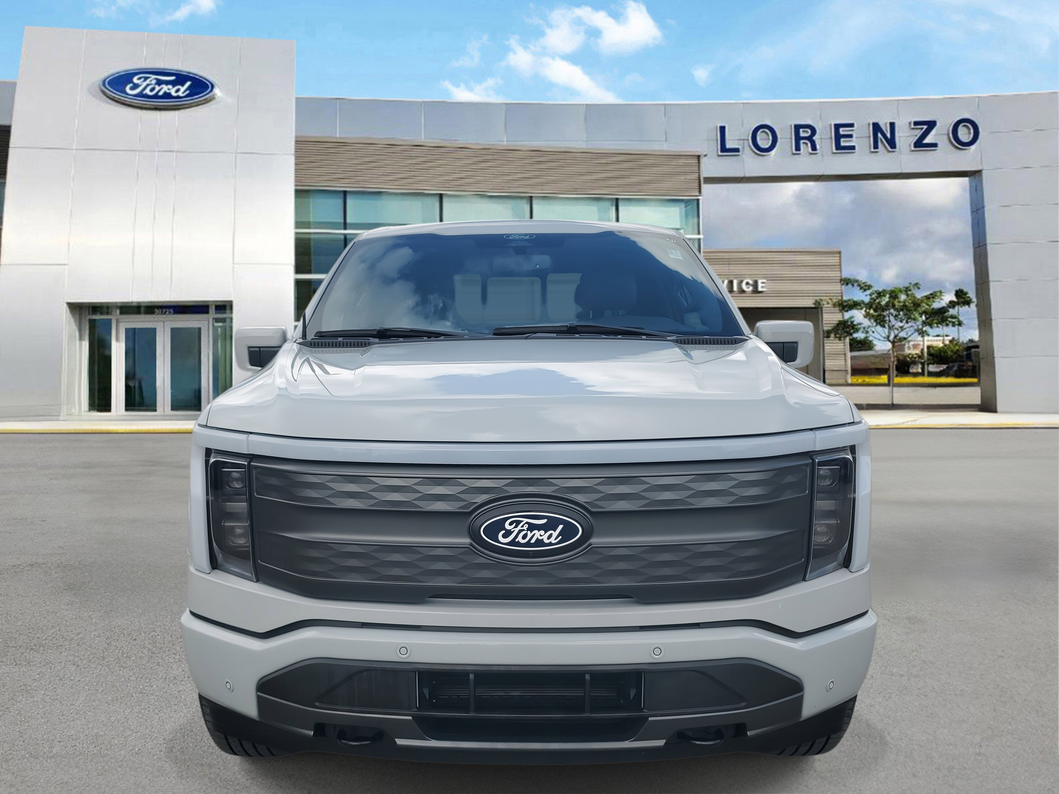 Used 2024 Ford F150 Lightning Lariat image 2