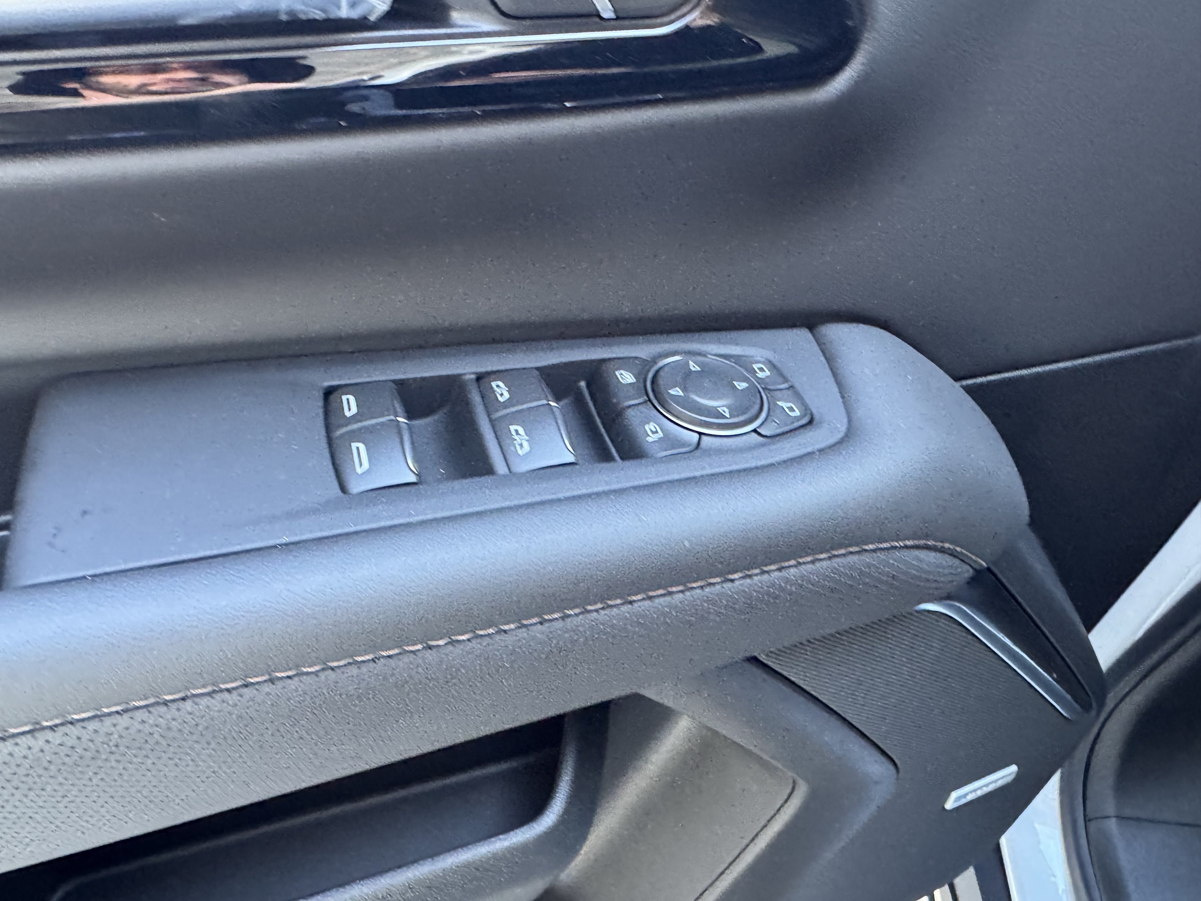New 2026 Chevrolet Suburban High Country AWD/4WD image 10
