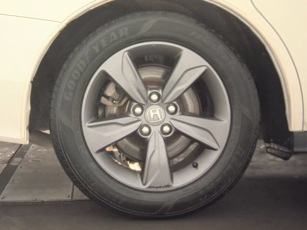 Used 2021 Honda Odyssey EX image 4