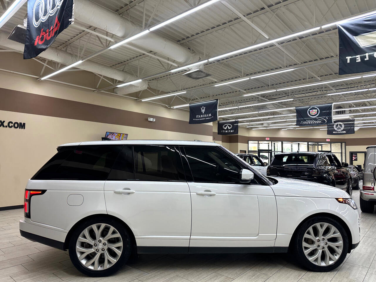 Used 2019 Land Rover Range Rover image 15