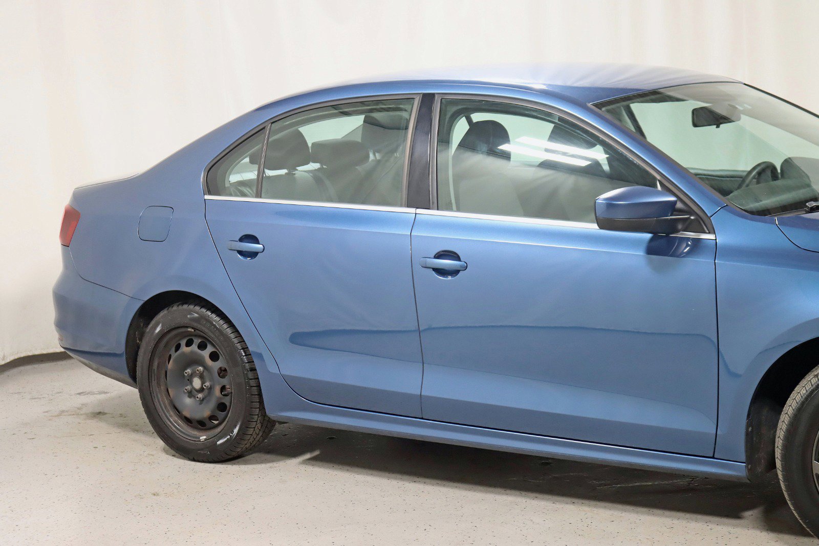 Used 2017 Volkswagen Jetta S image 3