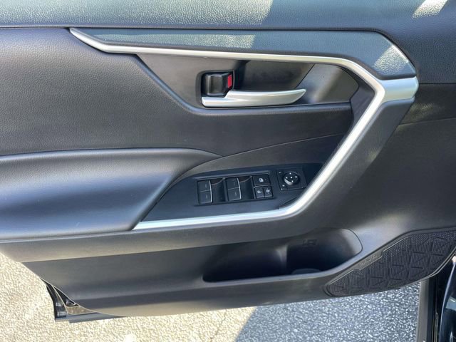 Used 2023 Toyota RAV4 SE w/ Convenience Package AWD/4WD image 18