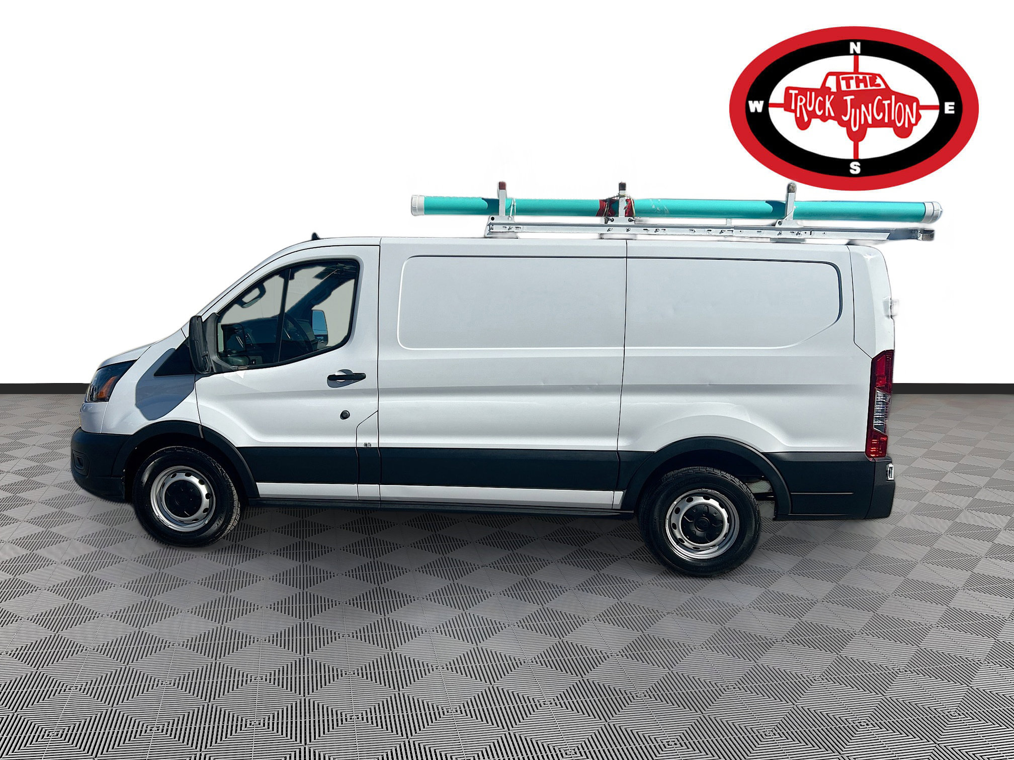 Used 2022 Ford Transit 150 Low Roof image 4