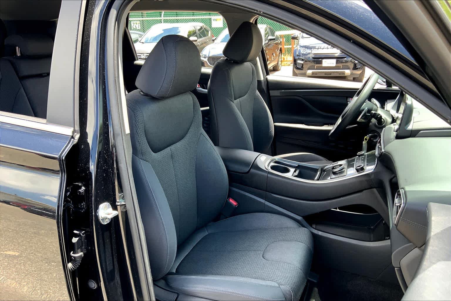 Used 2021 Hyundai Santa Fe SE FWD image 9