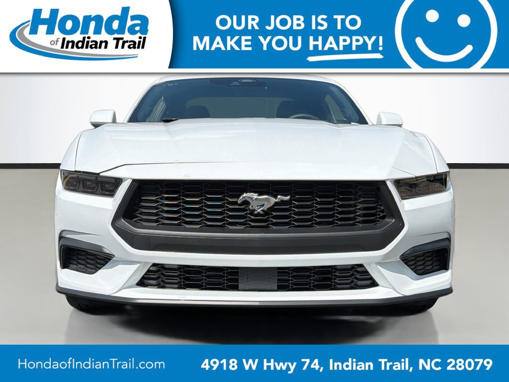 Used 2026 Ford Mustang Coupe RWD image 3