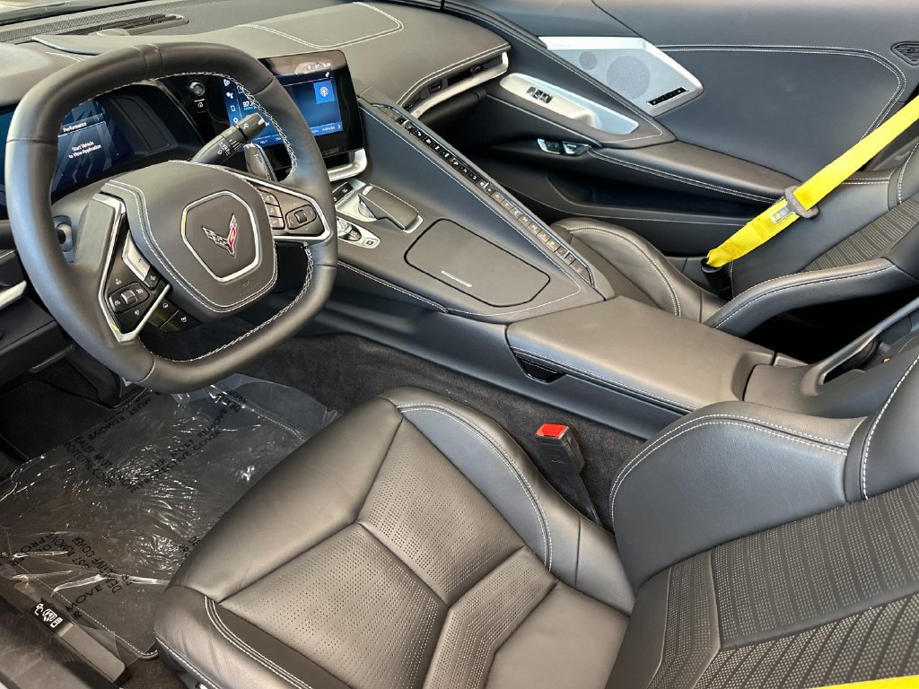 Used 2025 Chevrolet Corvette Stingray Preferred Conv w/ 2LT RWD image 9