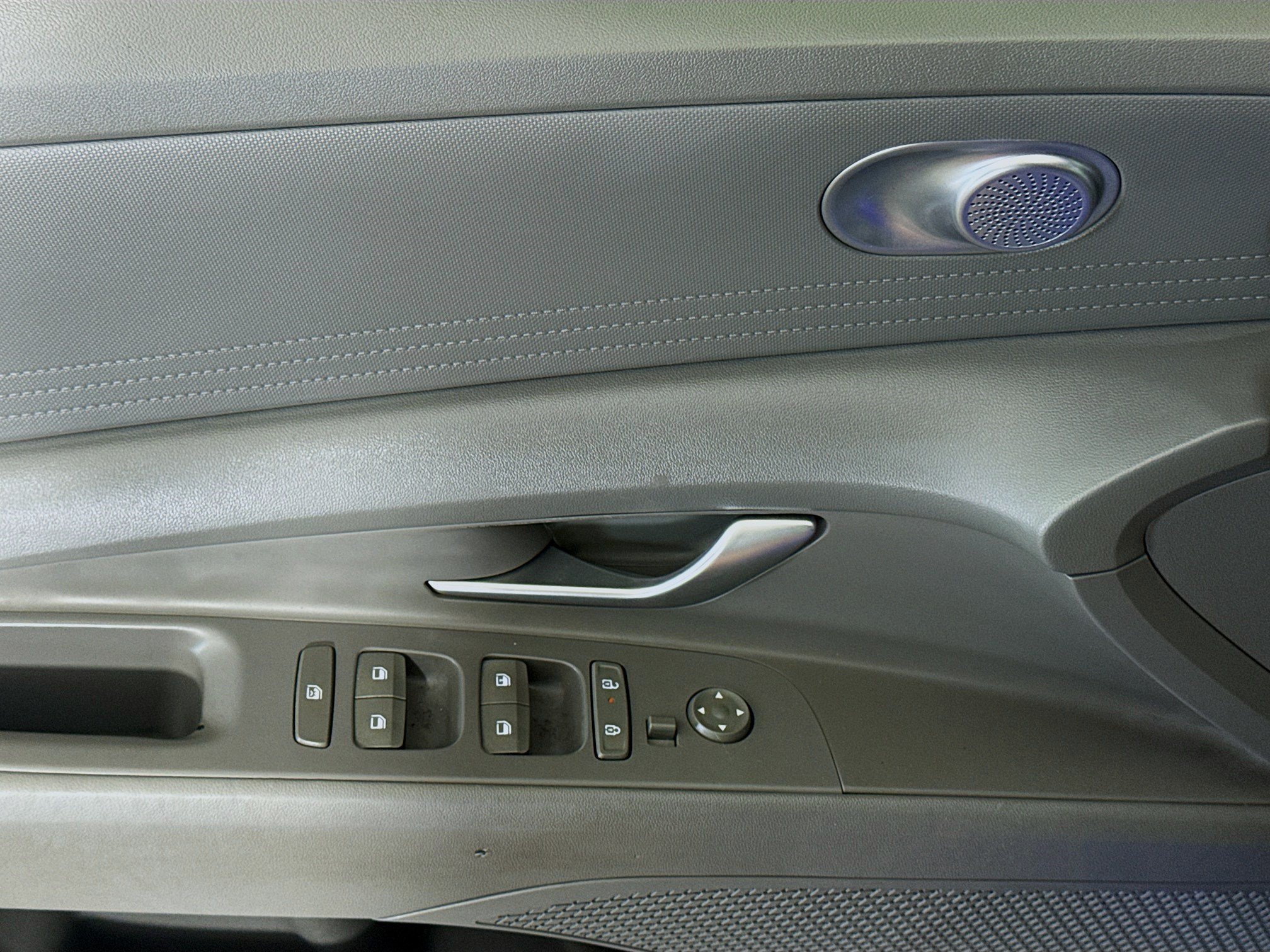 Used 2024 Hyundai Elantra SE FWD image 23