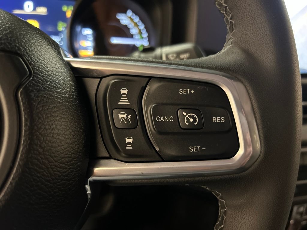 Used 2025 Jeep Wrangler Unlimited Sahara AWD/4WD image 22