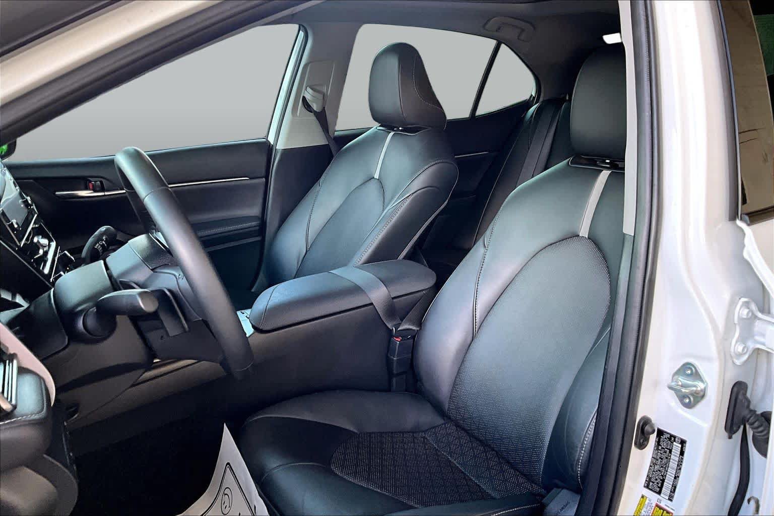 Used 2024 Toyota Camry XSE FWD image 8