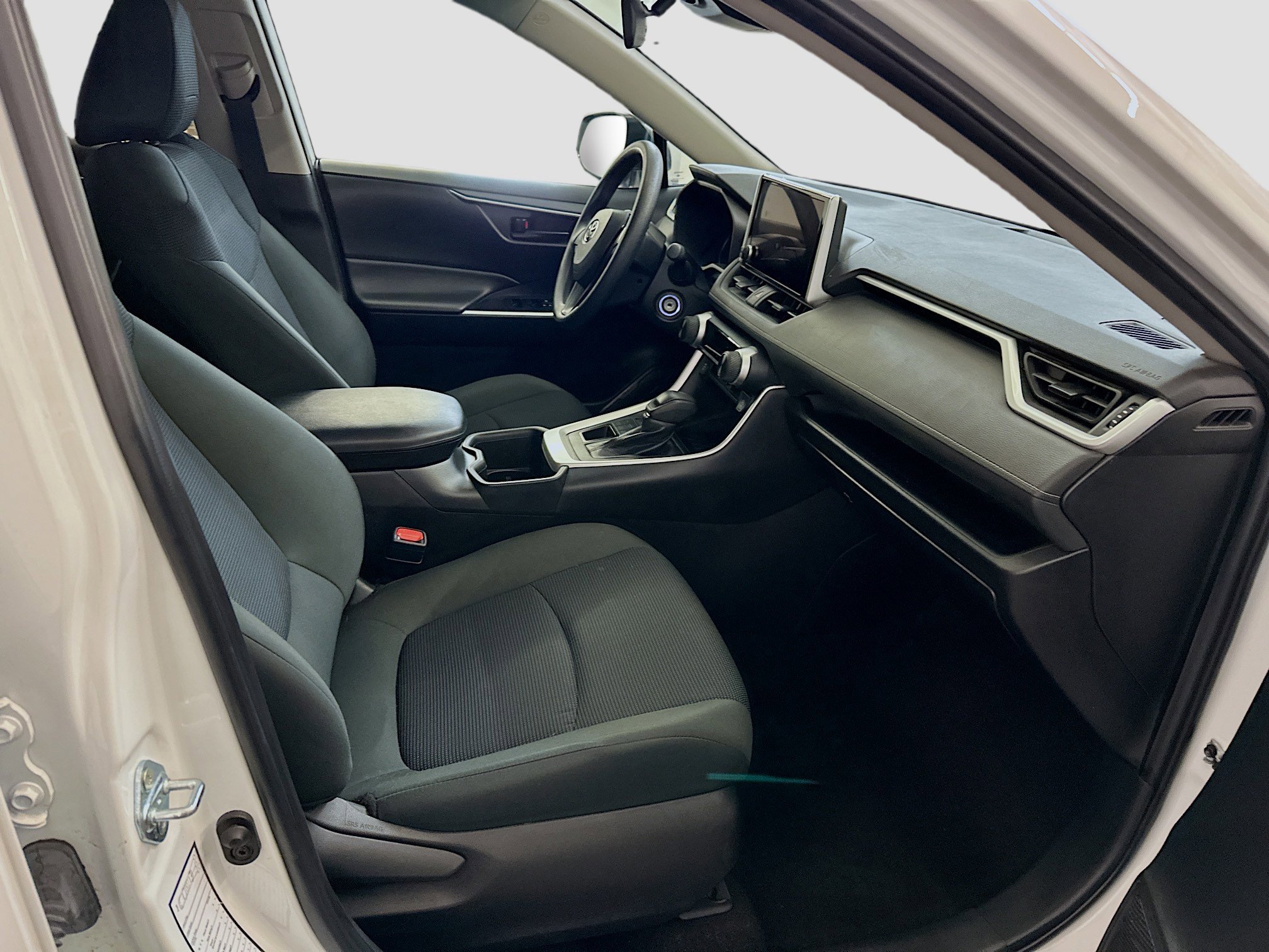 Used 2024 Toyota RAV4 LE image 32