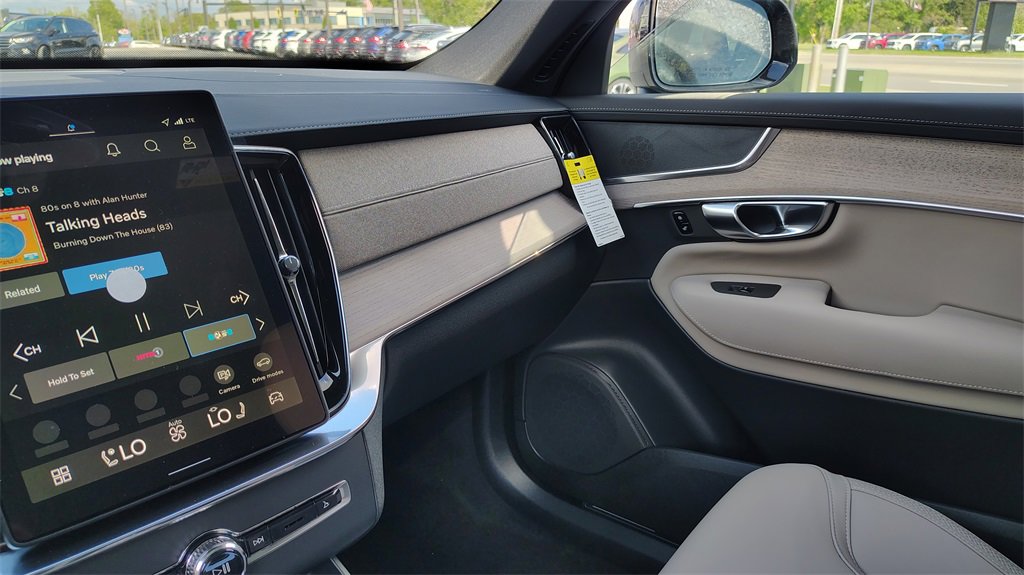 New 2026 Volvo XC90 B6 Core image 22