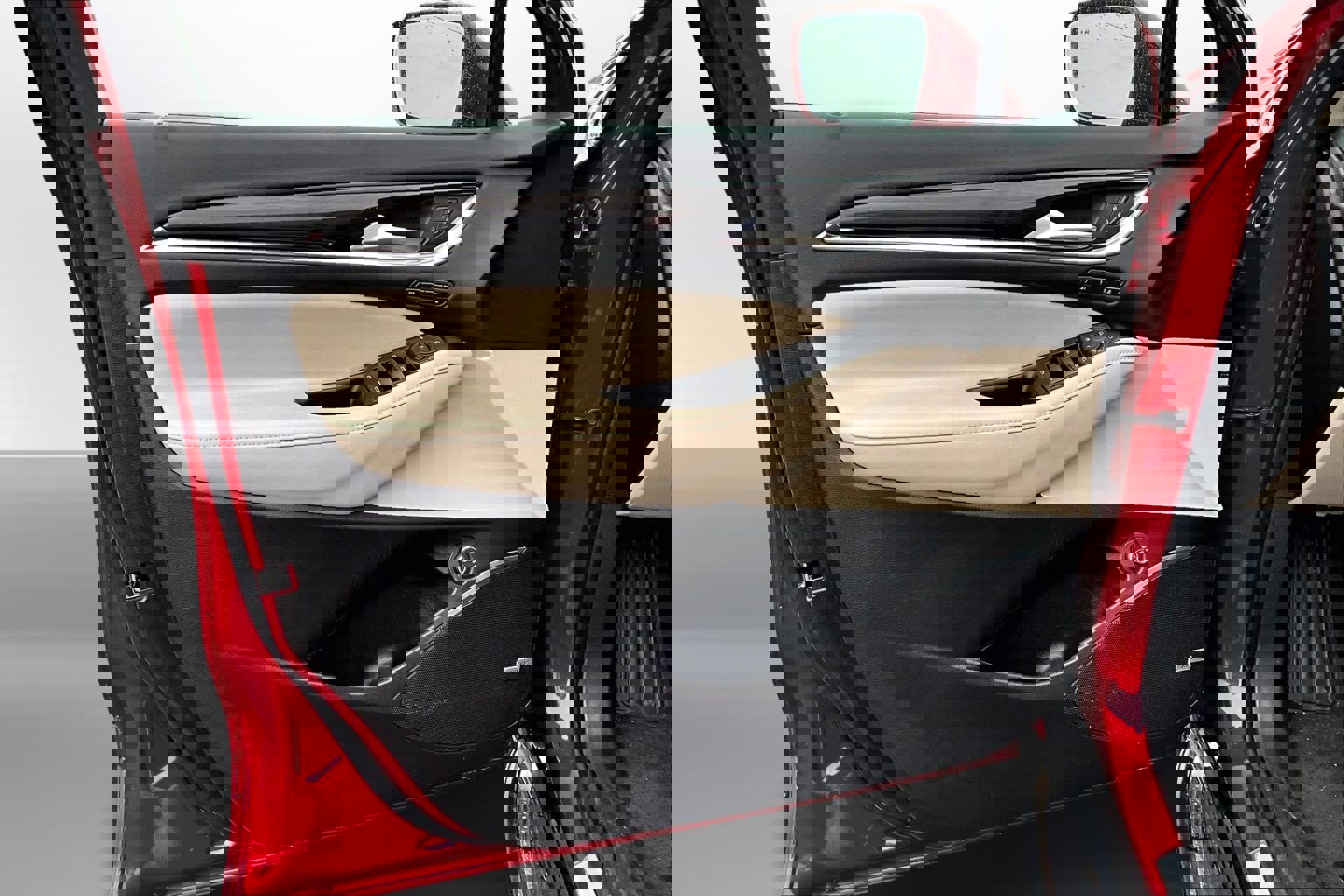 Used 2020 Buick Enclave Premium w/ Sun and Sites Package image 25