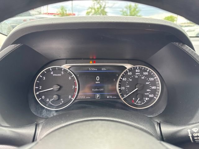 Used 2025 Nissan Sentra SV FWD image 14