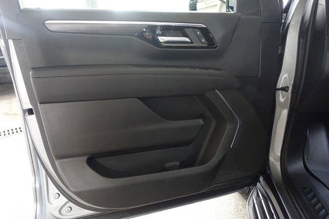 New 2026 Chevrolet Suburban LS image 9