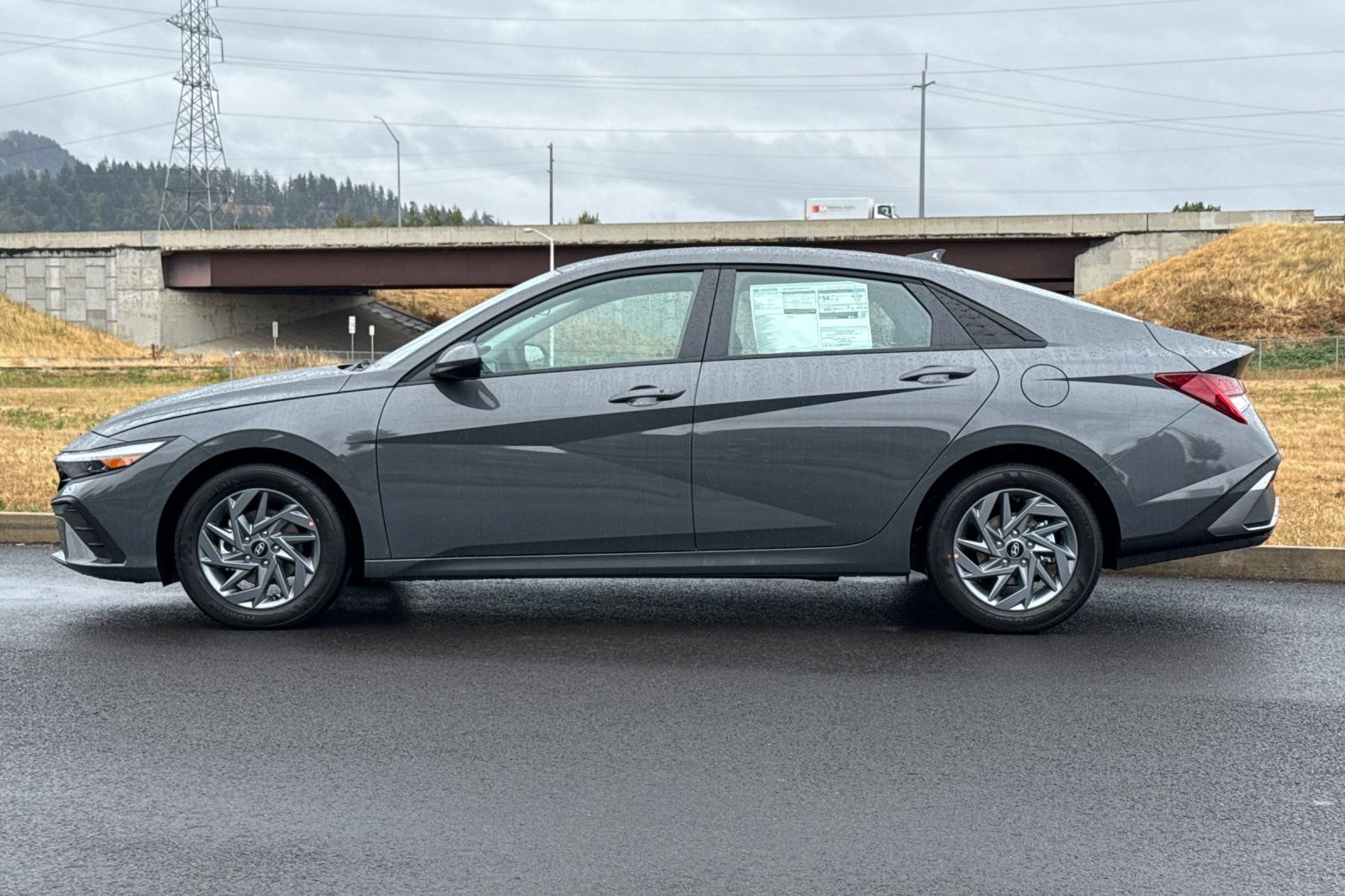 New 2026 Hyundai Elantra Hybrid FWD image 6