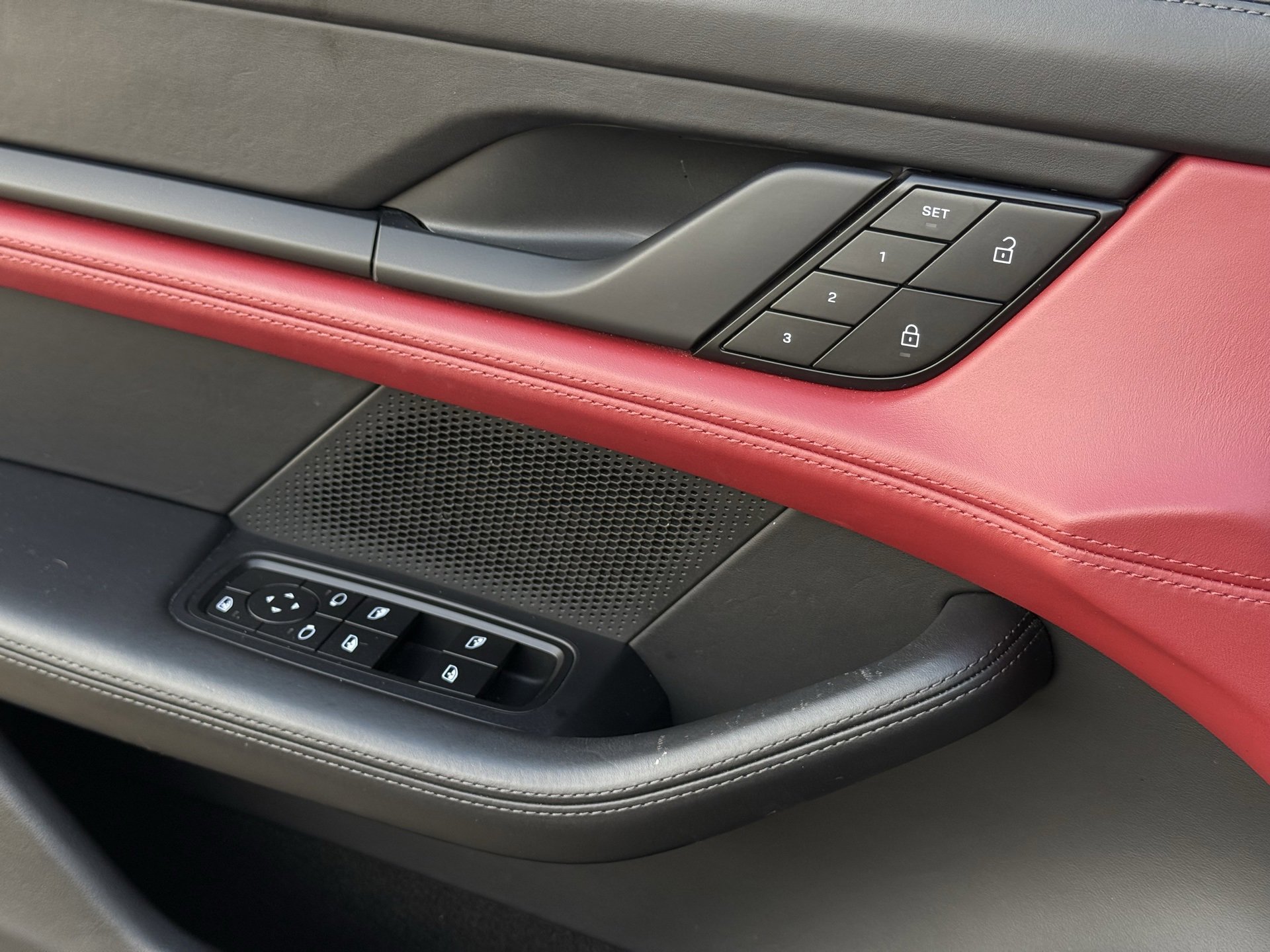 Certified 2022 Porsche Taycan 4S image 26