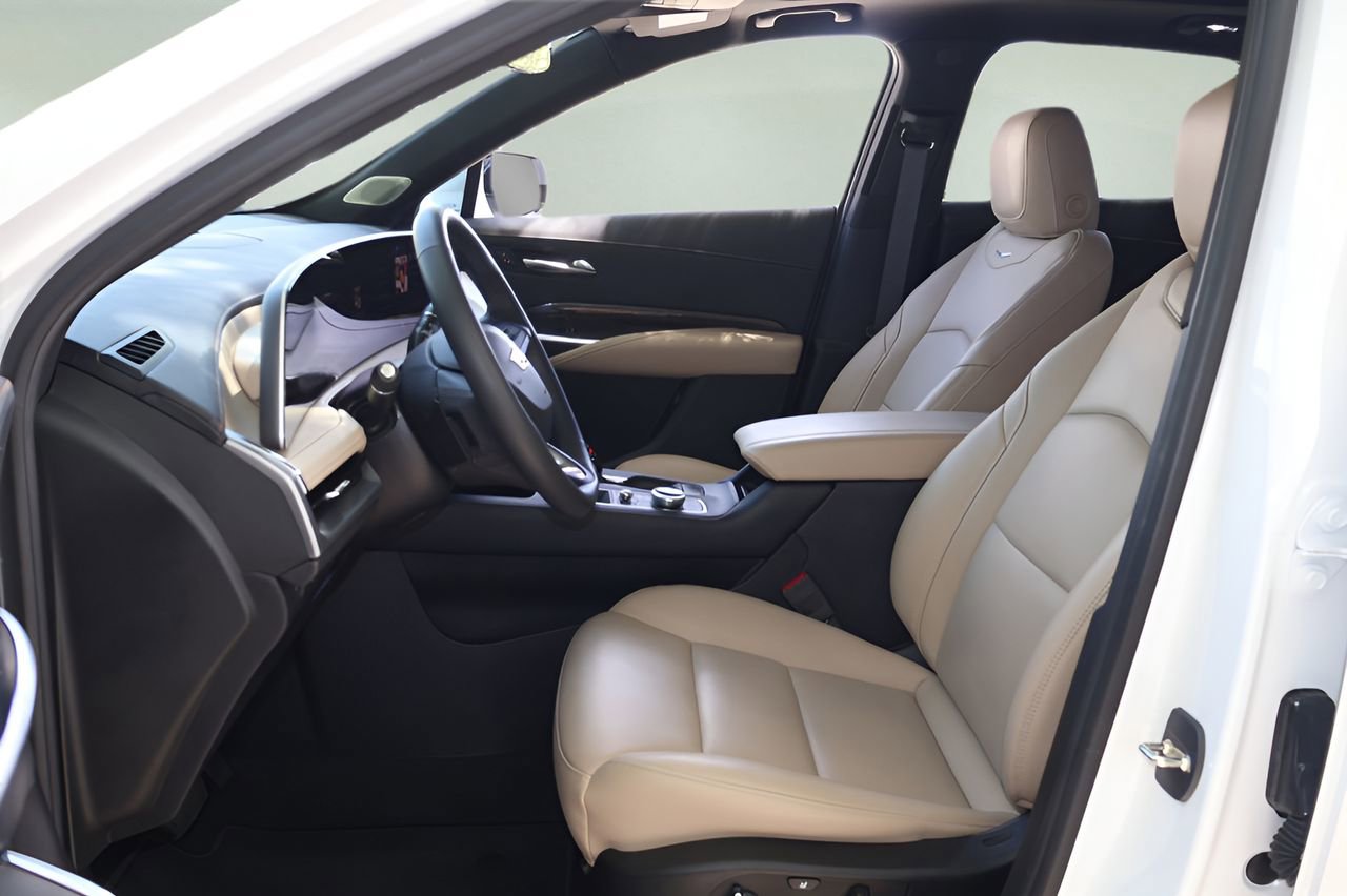 Certified 2024 Cadillac XT4 Premium Luxury image 11