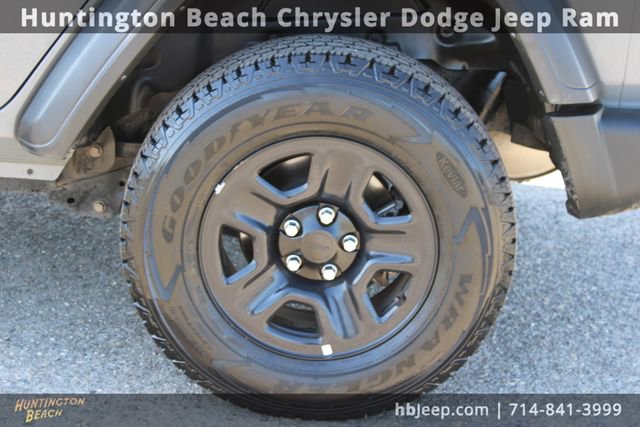Used 2023 Jeep Wrangler Sport image 6