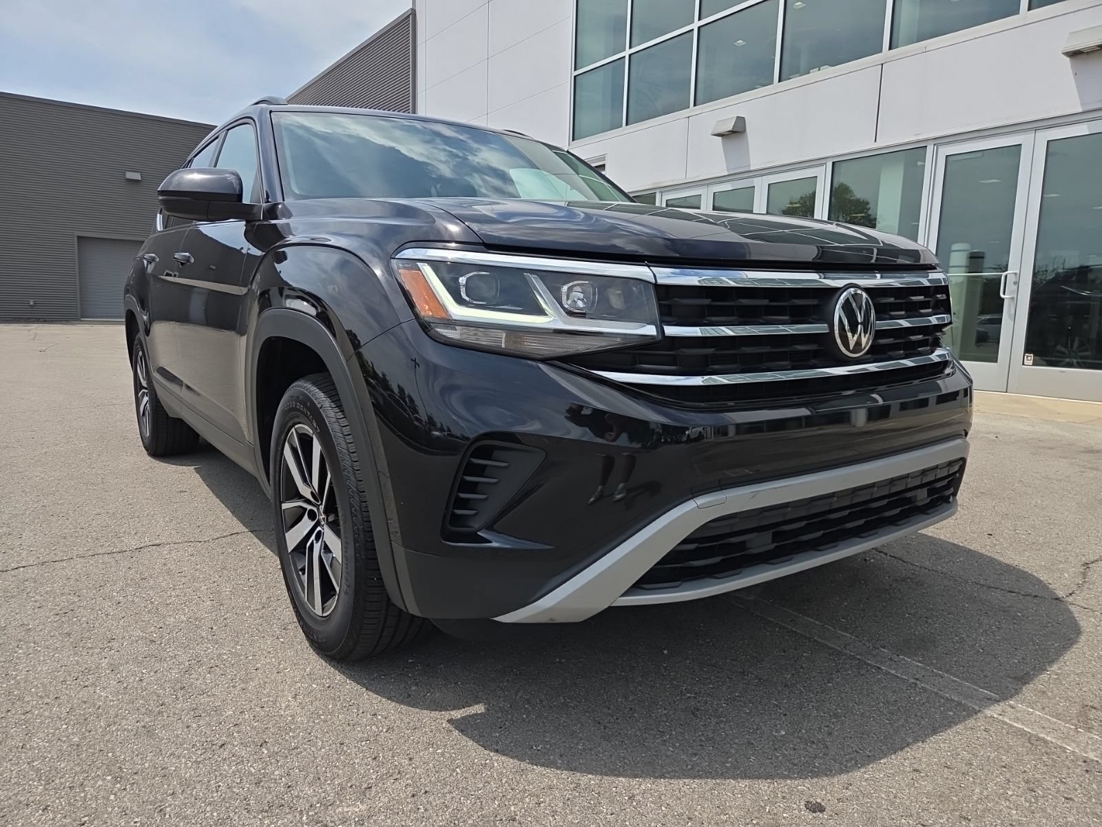 Used 2023 Volkswagen Atlas SE AWD/4WD image 30