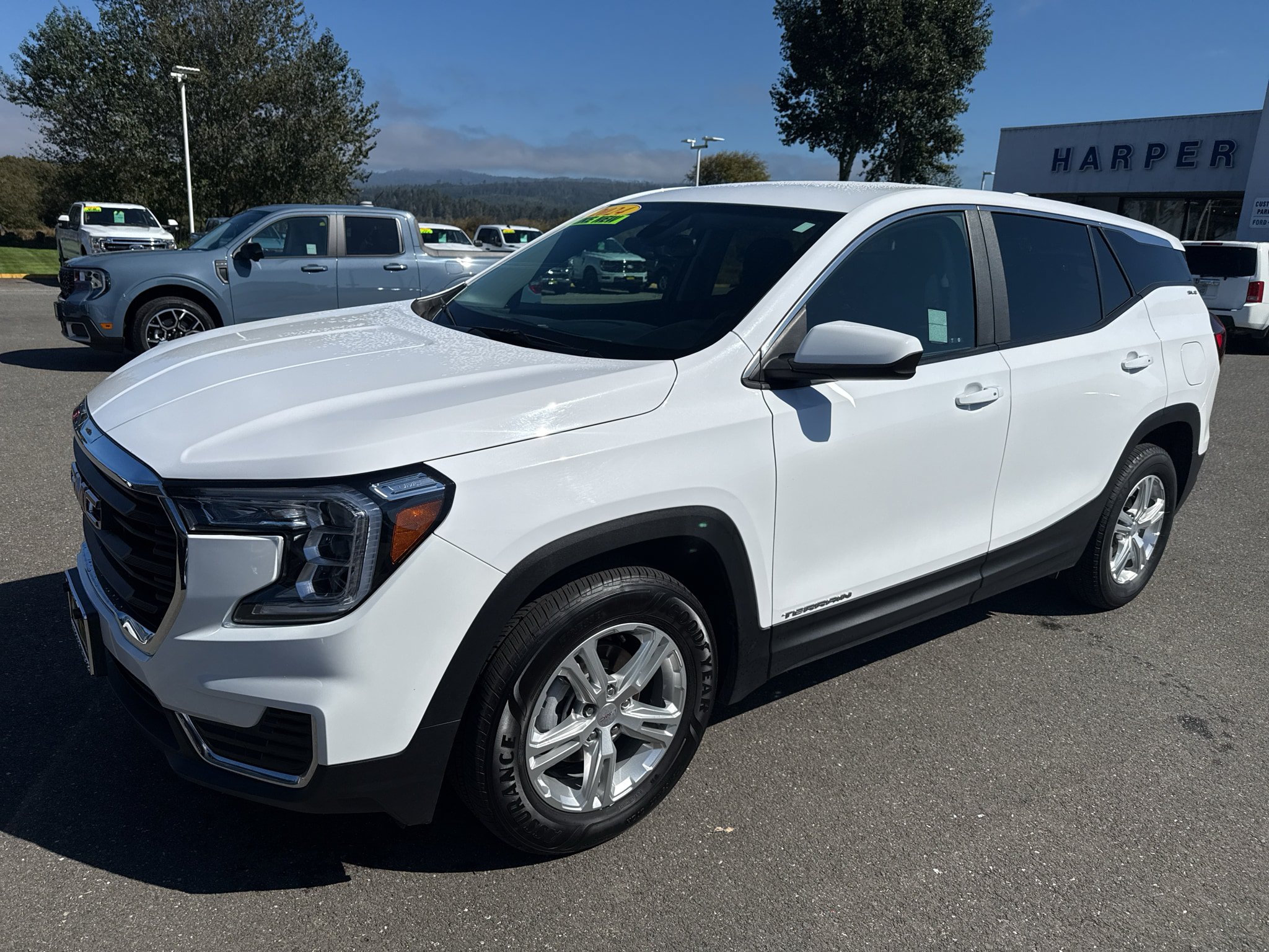 Used 2024 GMC Terrain SLE AWD/4WD image 24