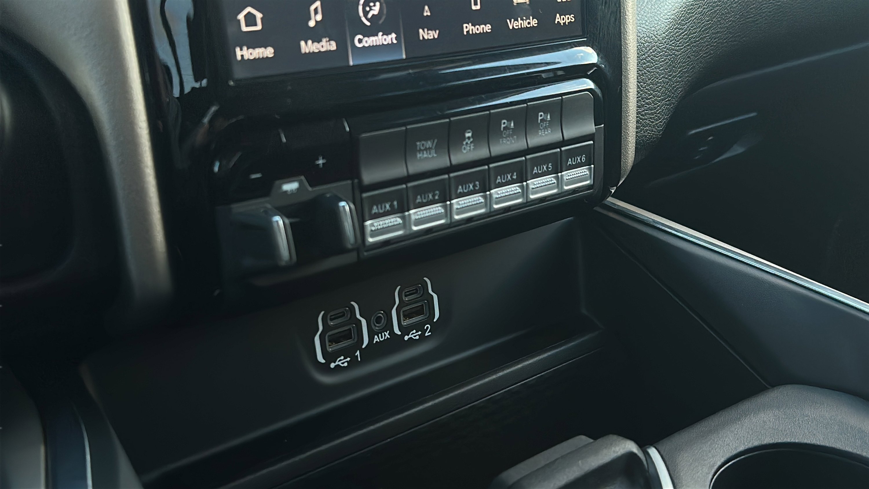 Used 2024 RAM 2500 Laramie w/ Off Road Package image 32