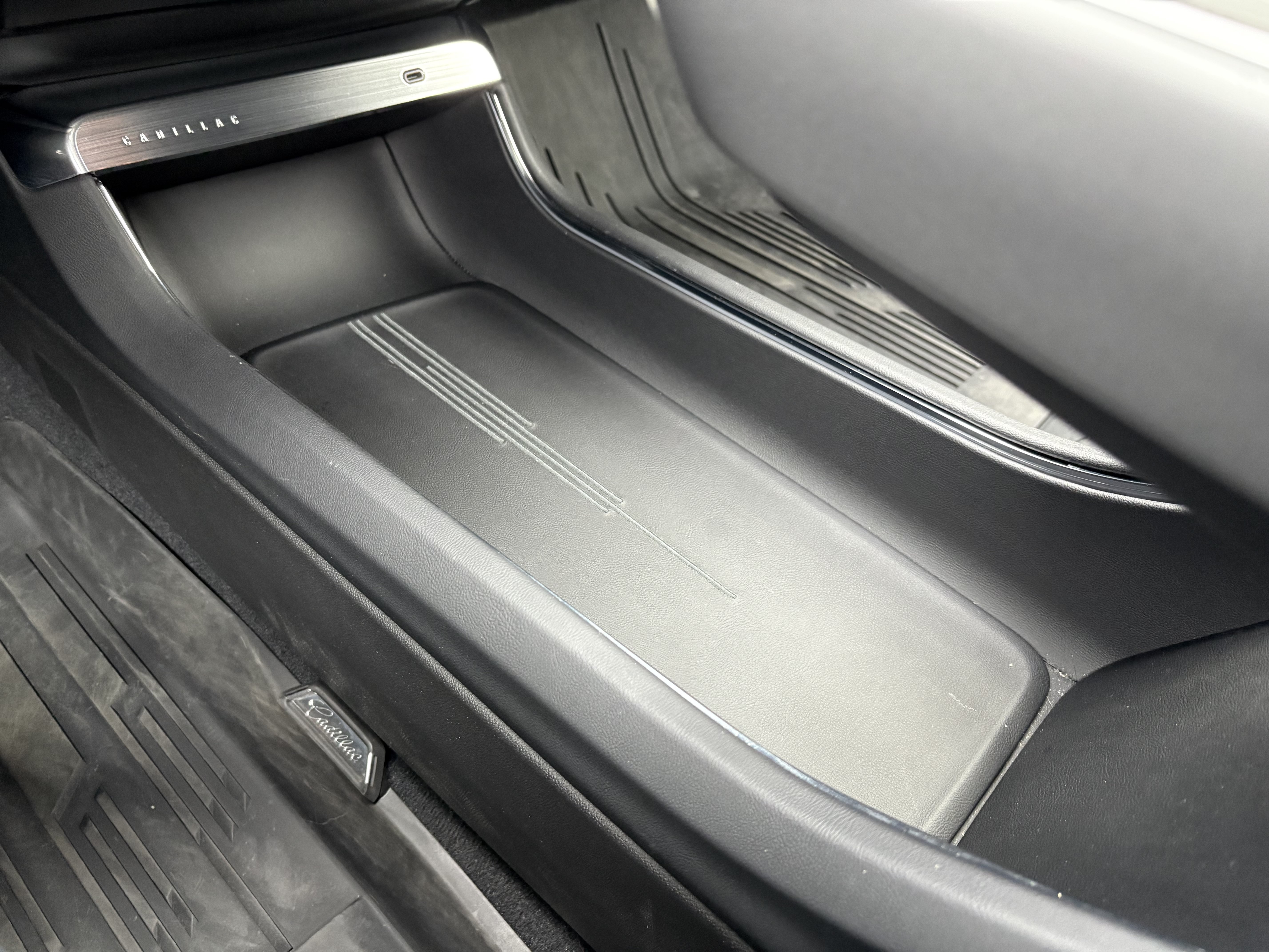 Certified 2024 Cadillac Lyriq Sport w/ LPO, Floor Liner Package AWD/4WD image 25
