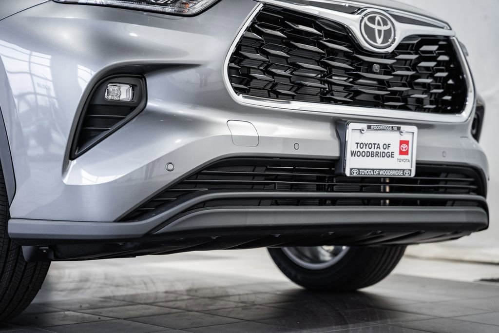 New 2026 Toyota Highlander Limited image 15