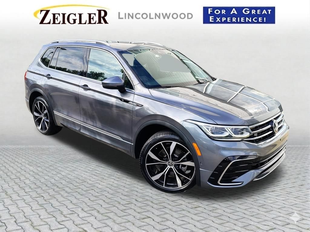 Used 2024 Volkswagen Tiguan SEL R-Line AWD/4WD image 2