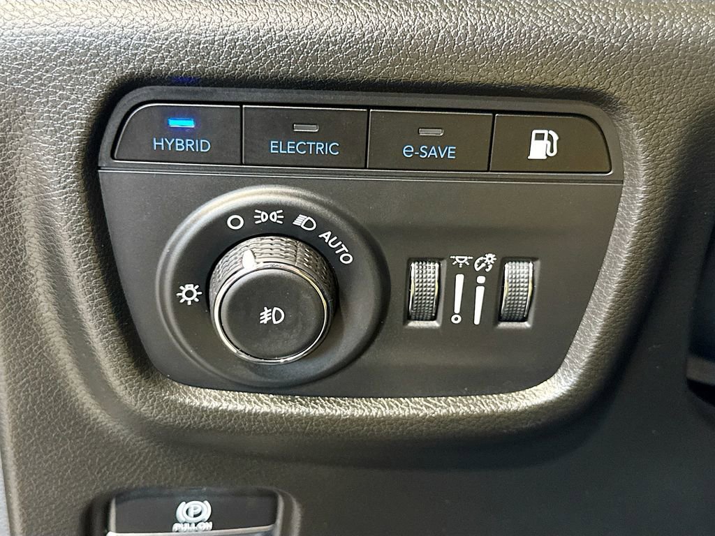 Used 2023 Jeep Grand Cherokee 4WD 4xe w/ Luxury Tech Group II image 19