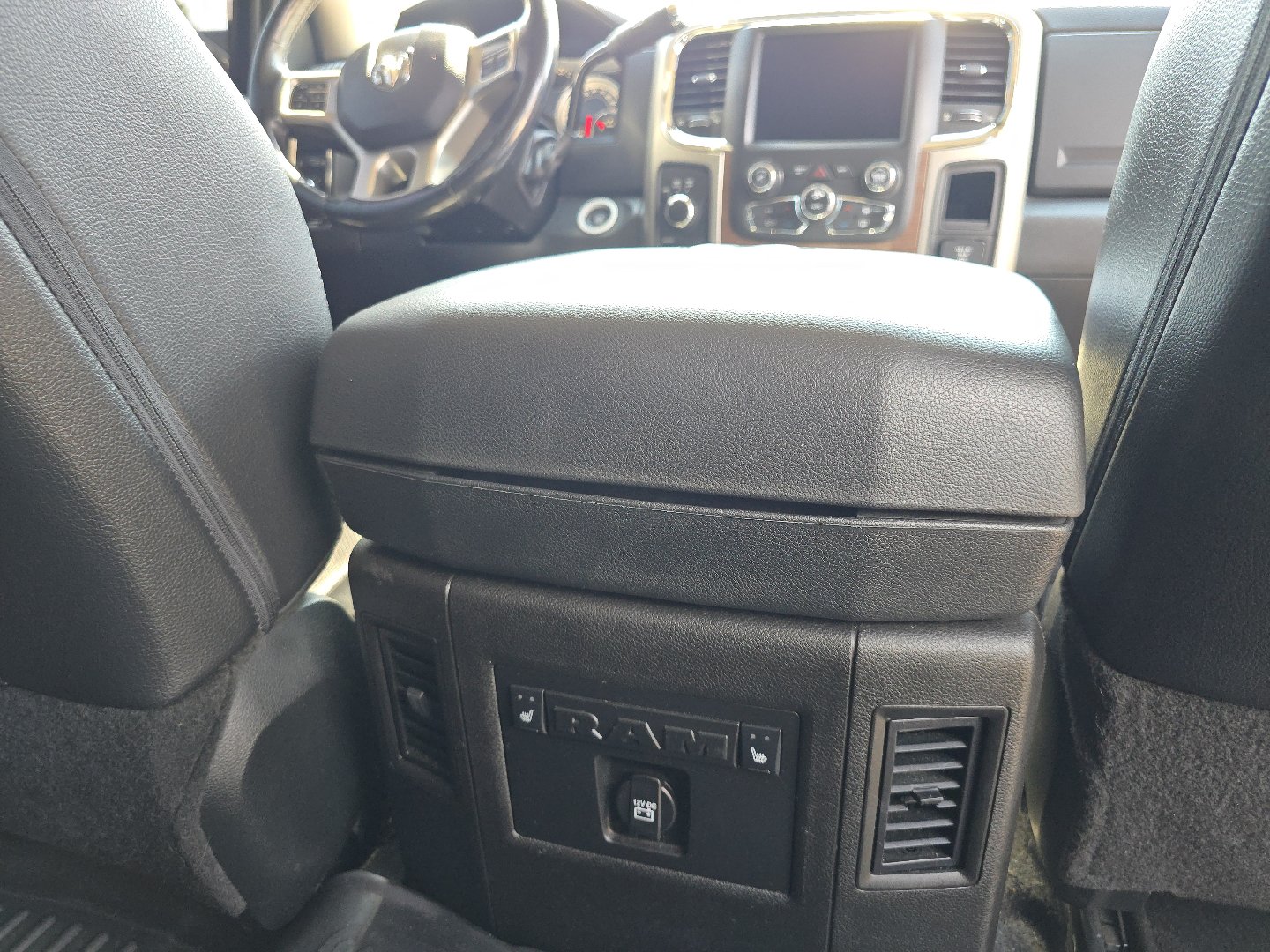 Used 2018 RAM 2500 Laramie w/ Off Road Package AWD/4WD image 28