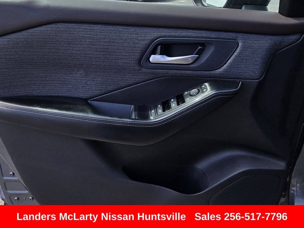 Used 2023 Nissan Rogue SV image 20