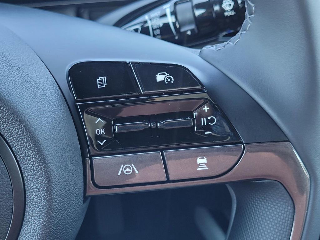 New 2025 Hyundai Elantra Limited FWD image 20