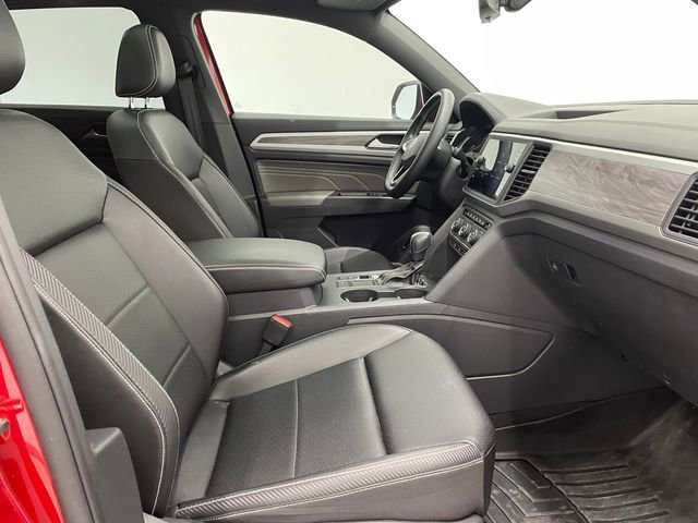 Used 2021 Volkswagen Atlas Cross Sport SE image 16