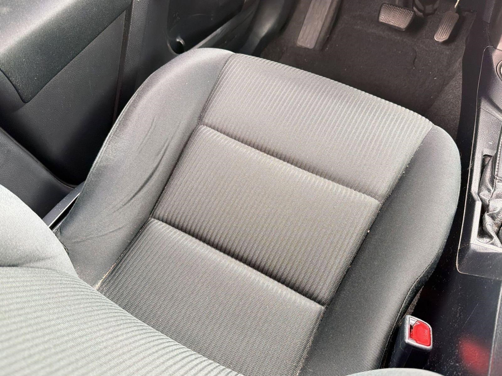 Used 2016 Toyota RAV4 LE FWD image 29