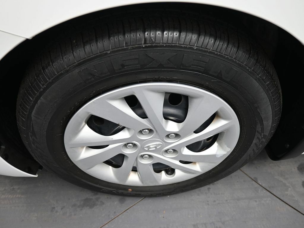 Used 2020 Hyundai Elantra SE w/ Cargo Package (C1) image 14