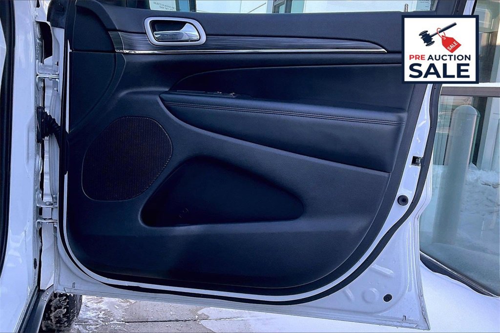 Used 2021 Jeep Grand Cherokee Limited w/ Sun & Sound Group image 24