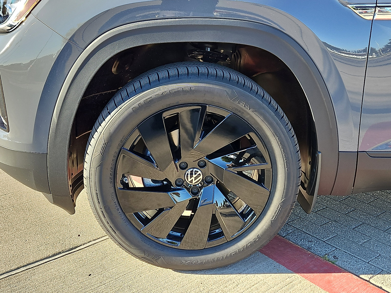 New 2026 Volkswagen Atlas Cross Sport SE image 6