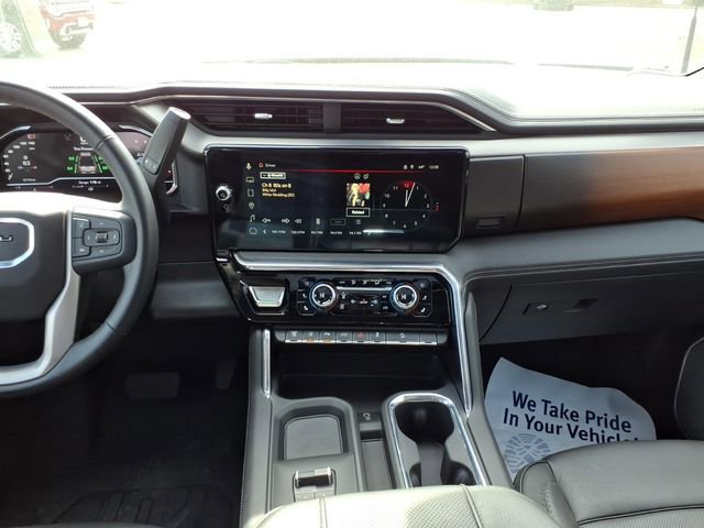 Used 2025 GMC Sierra 3500 Denali w/ Technology Package AWD/4WD image 13