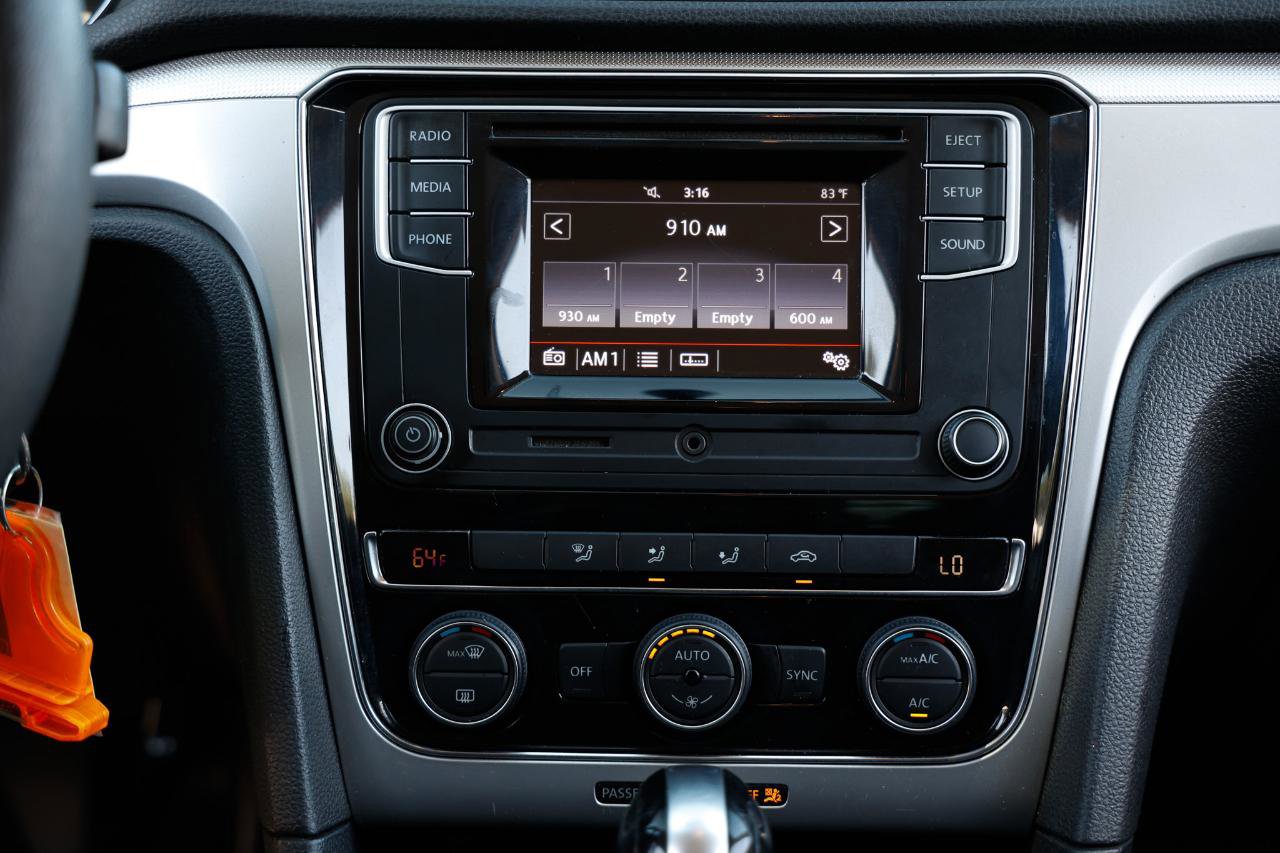 Used 2017 Volkswagen Passat 1.8T S image 31