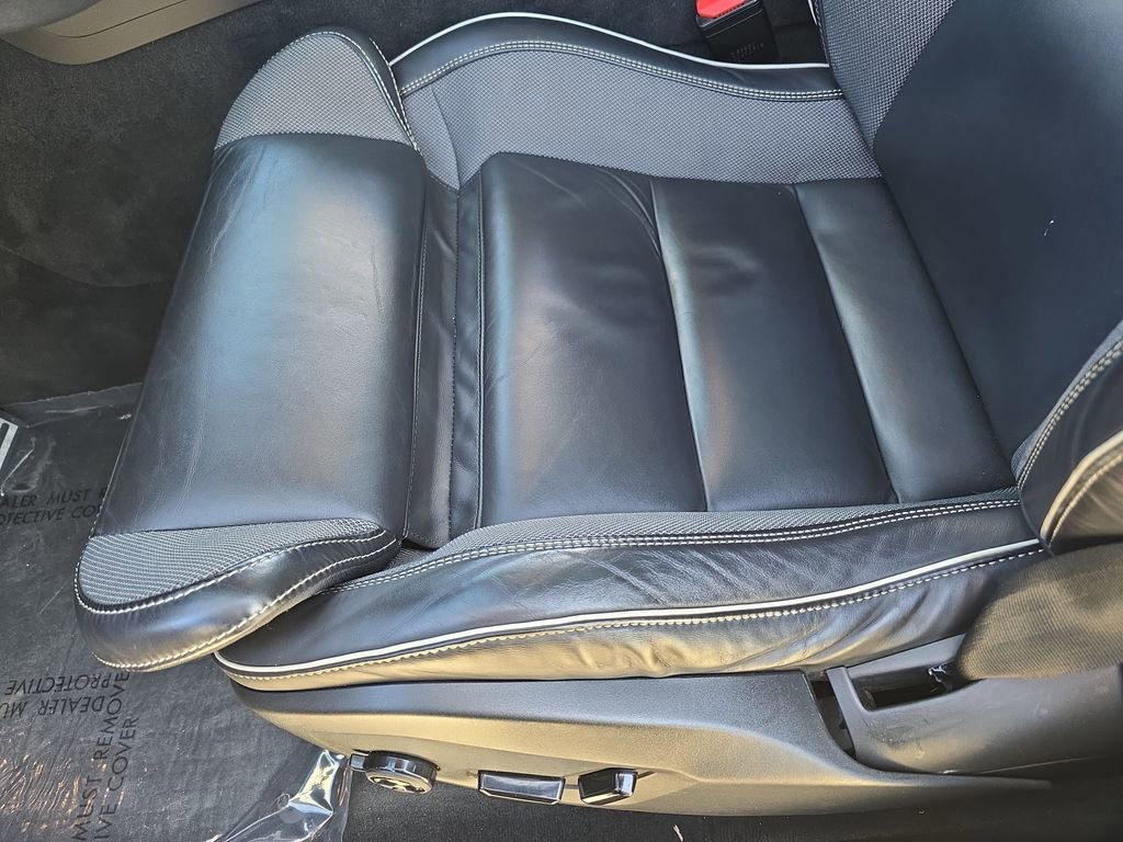 Used 2021 Volvo XC60 T8 R-Design w/ Protection Package Premier image 32