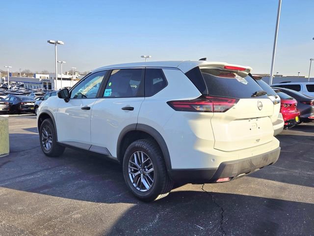 Used 2024 Nissan Rogue S image 3