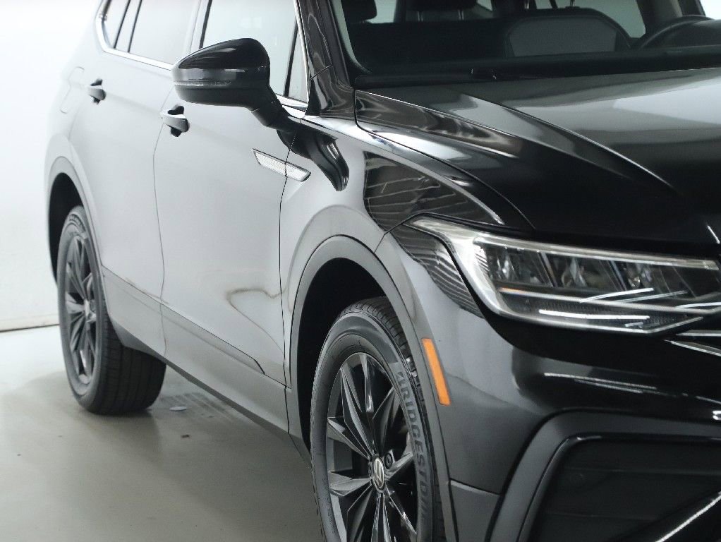 Used 2024 Volkswagen Tiguan SE image 8