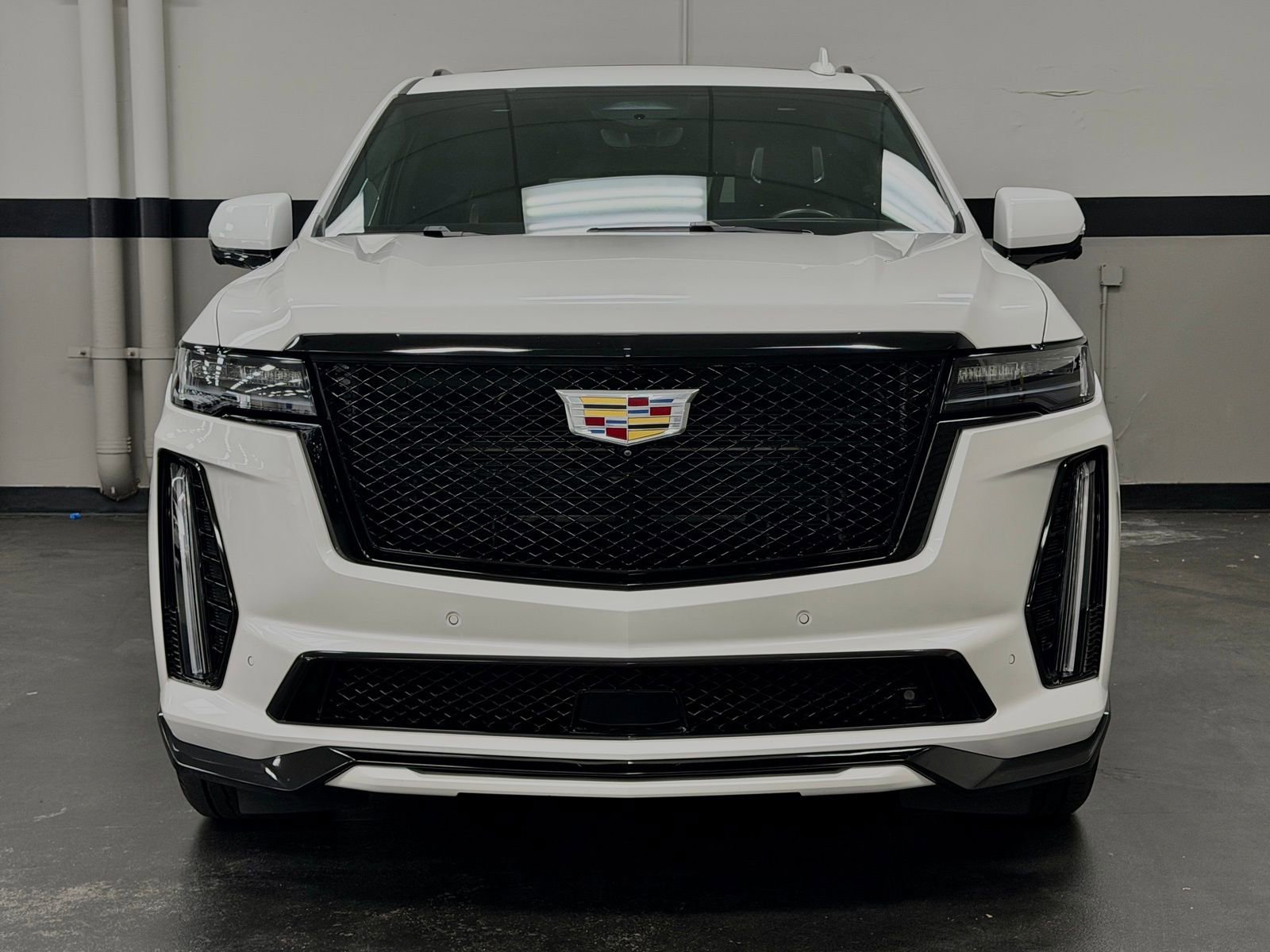 Used 2023 Cadillac Escalade ESV V image 7