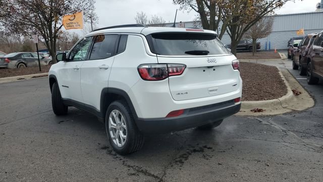 Certified 2024 Jeep Compass Latitude image 2